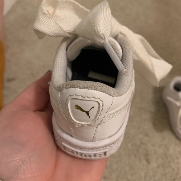 Puma baby girl size 4 sneakers - Picture 1 of 3